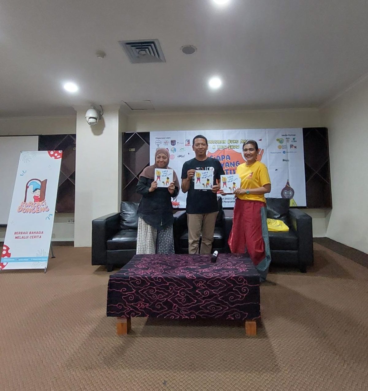 Peluncuran Buku Siapa yang Kentut di Perpustakaan Umum Kota Depok